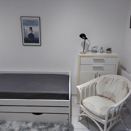 Studio Charmant Canape Lit Netflix Prime Video Wifi Dazn Le Havre Exterior photo